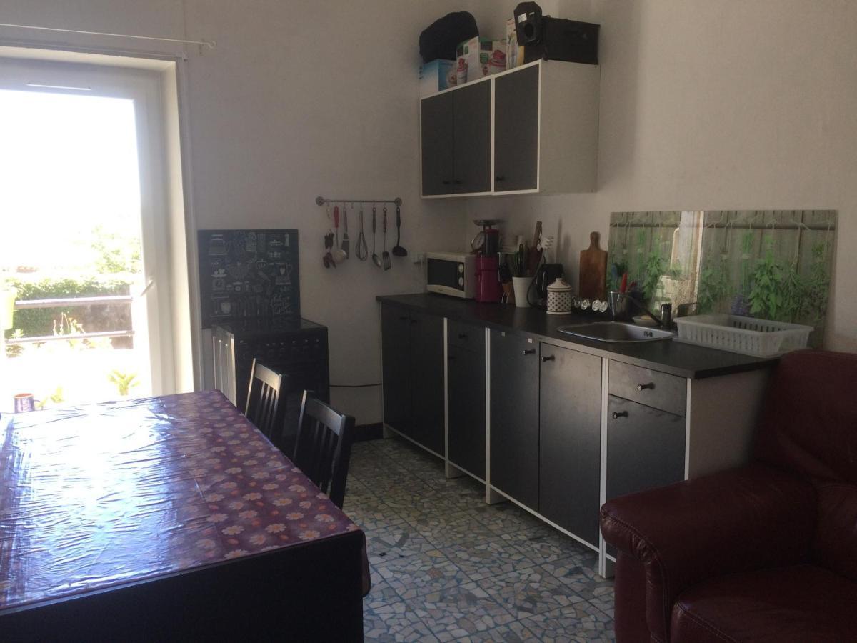 Appartement sur Sommières jusqu'à 6 personnes Extérieur photo